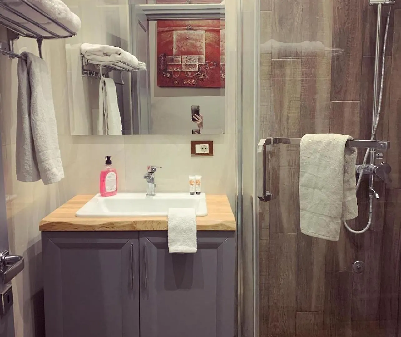Guest House People Korce